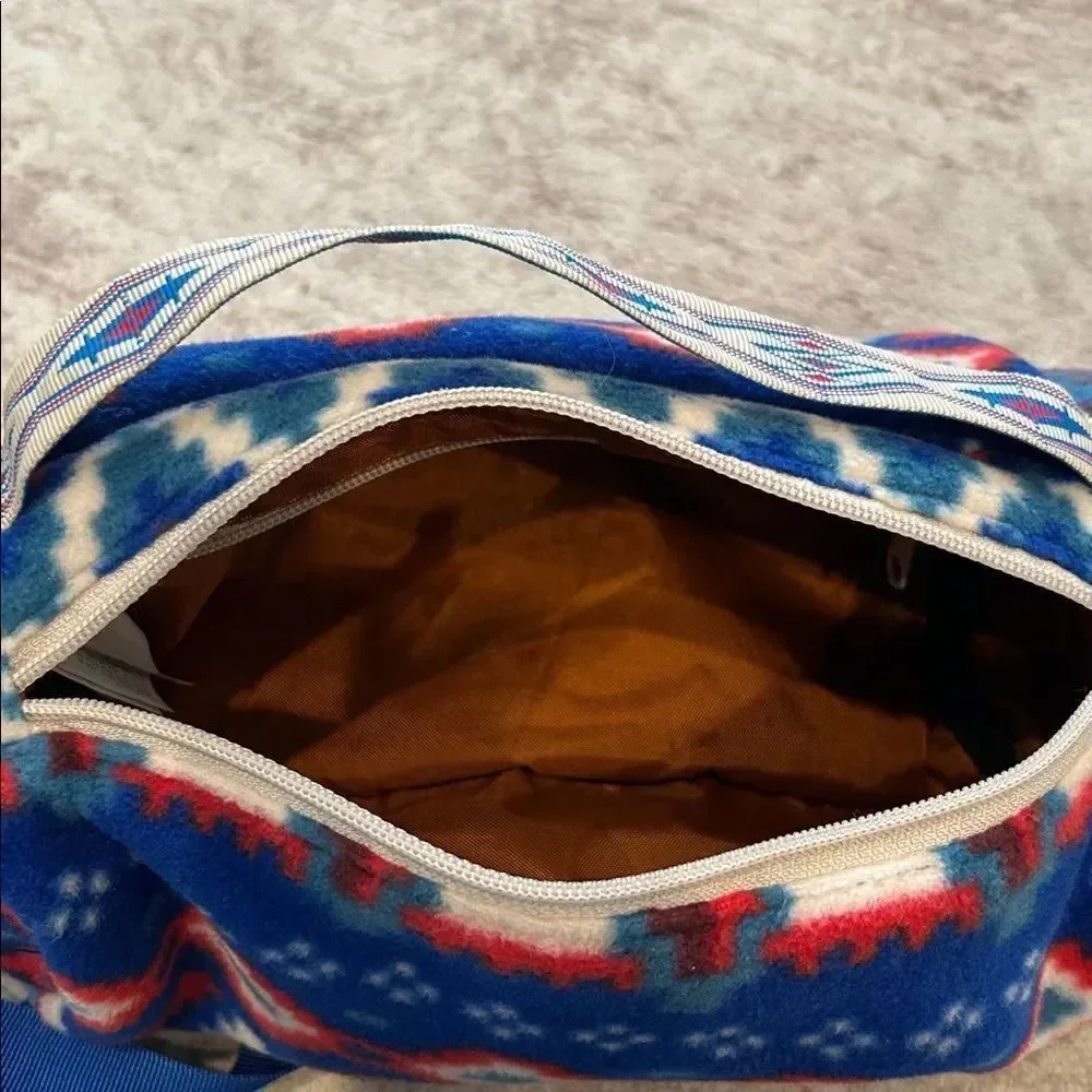 KAVU Multicolor Geometric fleece Crossbody Bag